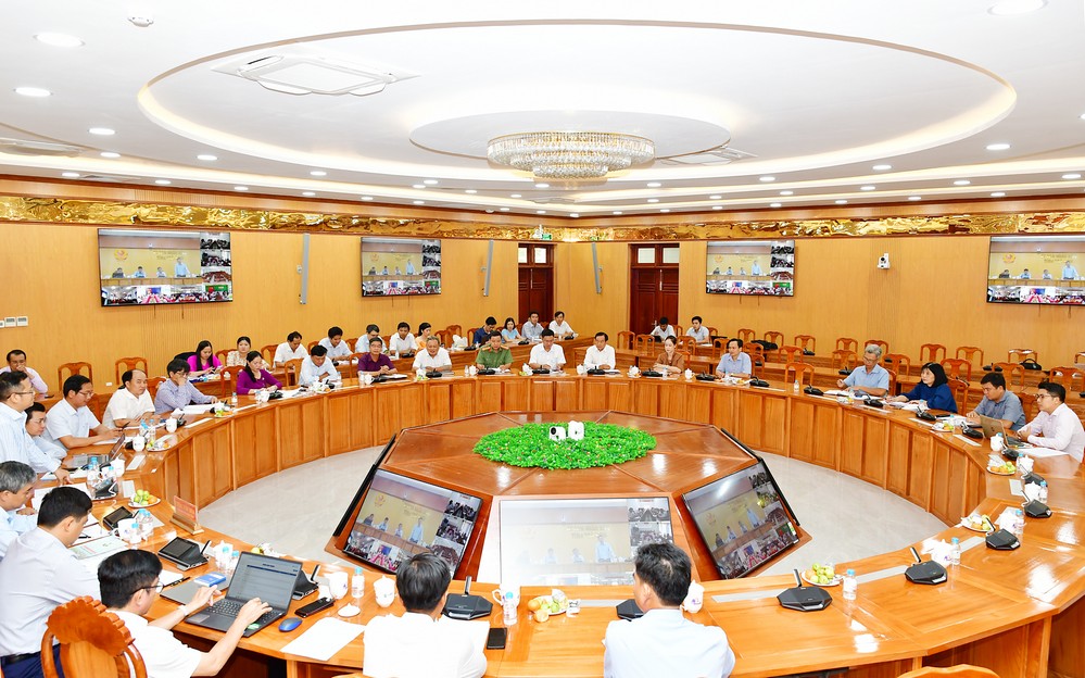 Quang cảnh cuộc họp tại điểm cầu chính.