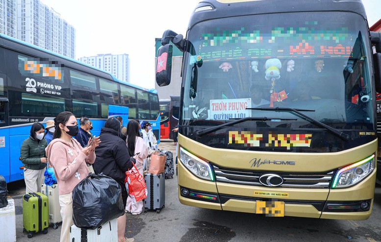 Các Sở Xây dựng địa phương đang tiếp tục theo dõi chặt chẽ tình hình kê khai, niêm yết và thực hiện giá vé của các đơn vị kinh doanh vận tải trên địa bàn tỉnh - Ảnh: Báo XD

