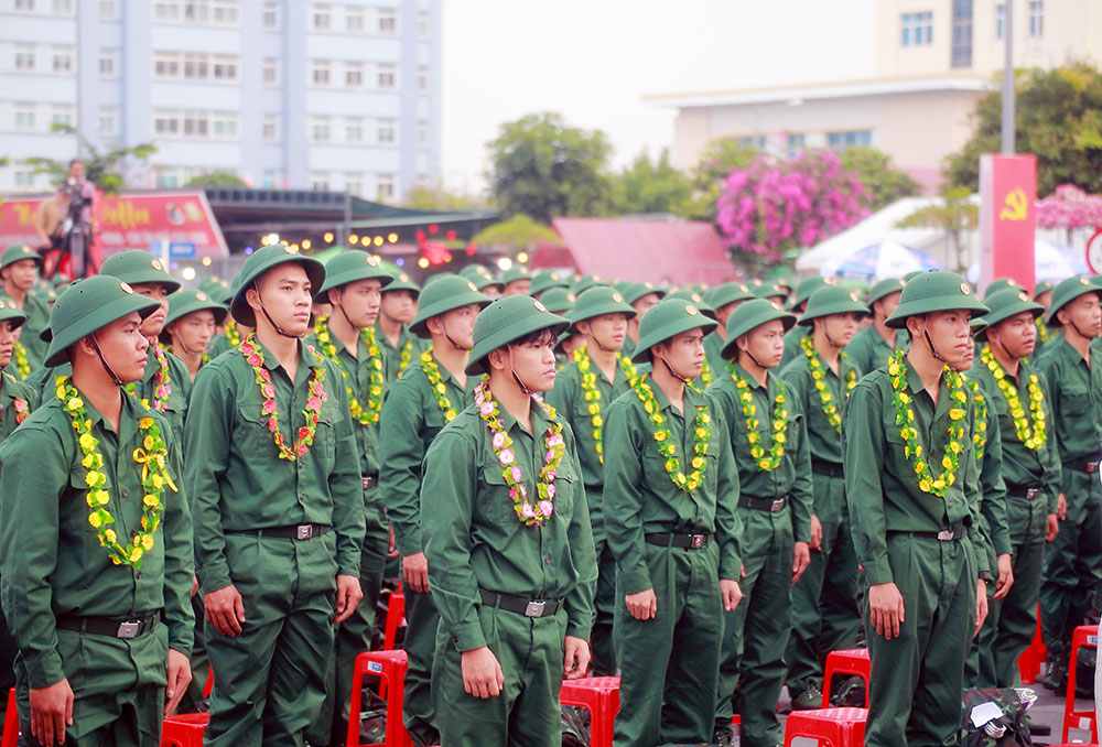 Các tân binh sẵn sàng lên đường bảo vệ Tổ quốc.