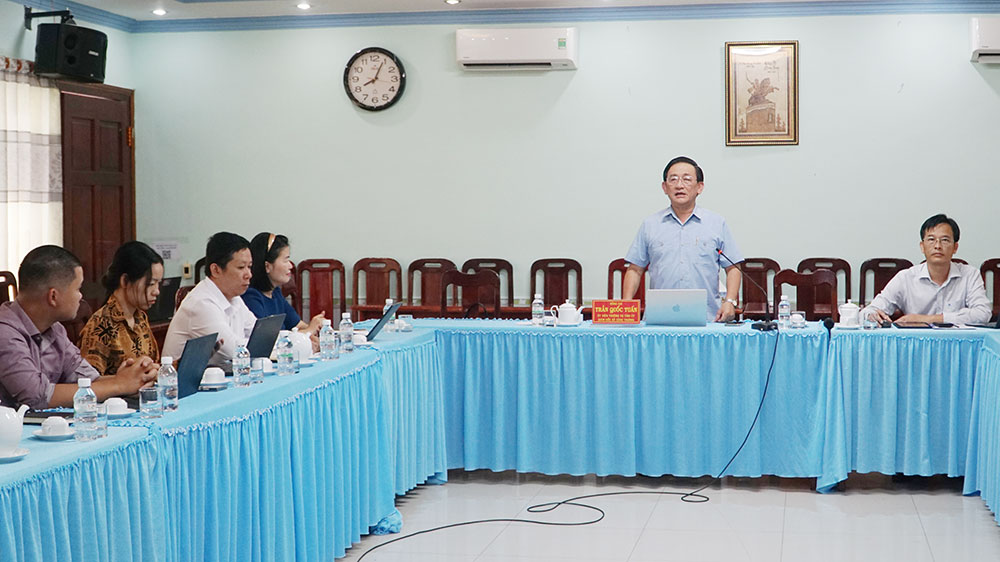 Quang cảnh buổi làm việc.