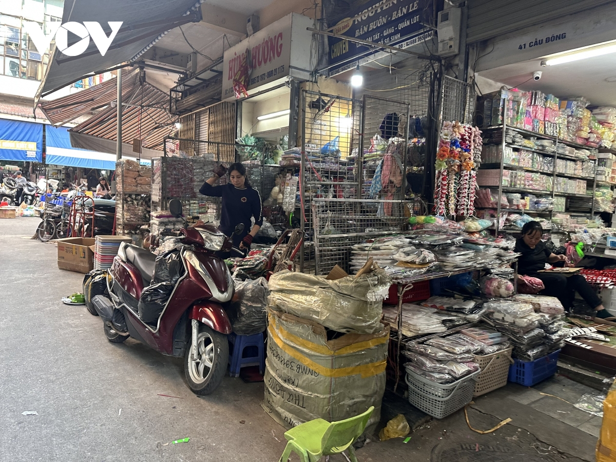 Hộ kinh doanh tại chợ Đồng Xuân (Hà Nội)
