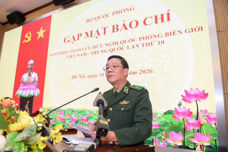 Thiếu tướng Văn Ngọc Quế, Phó Chủ nhiệm Chính trị Bộ đội Biên phòng phát biểu.
