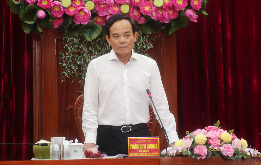 Đồng chí Trần Lưu Quang - Ủy viên Bộ Chính trị, Bí thư Thành ủy TP Hồ Chí Minh, Trưởng Đoàn kiểm tra, giám sát số 23 của Bộ Chính trị, Ban Bí thư kết luận hội nghị.