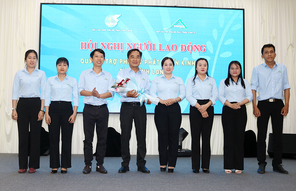 Ban Thanh tra nhân dân ra mắt.