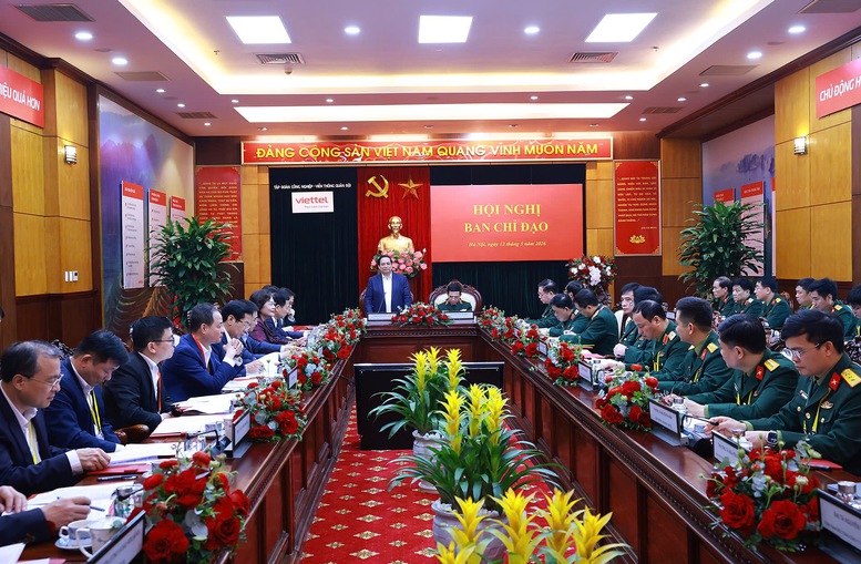 Đoàn công tác của Thủ tướng Chính phủ Phạm Minh Chính và lãnh đạo các bộ, ngành Trung ương làm việc với Bộ Quốc phòng - Ảnh: VGP/Nhật Bắc

