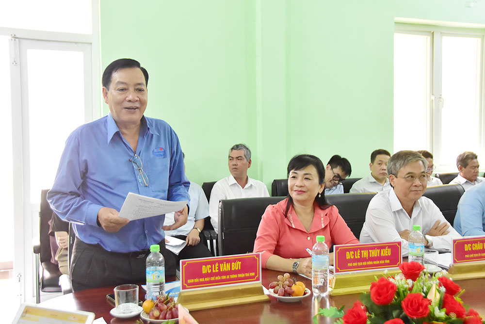 Ông Lê Văn Bứt- Giám đốc Nhà máy chế biến tôm xuất khẩu Thông Thuận- Trà Vinh thông tin hoạt động sản xuất kinh doanh của Công ty.