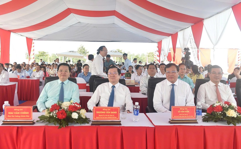 Phó Thủ tướng Mai Văn Chính dự lễ khởi công xây dựng Trường nội trú liên cấp Tiểu học và Trung học cơ sở Bến Cầu, xã Bến Cầu, tỉnh Tây Ninh - Ảnh: VGP/Giang Thanh