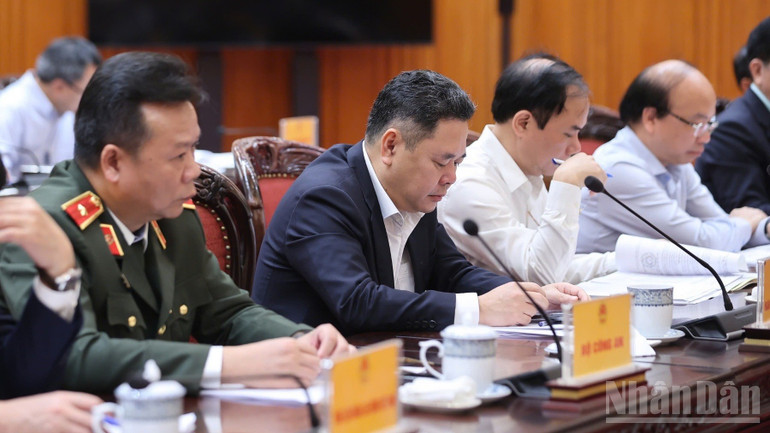 Các đại biểu tham dự cuộc họp. (Ảnh: TRẦN HẢI)
