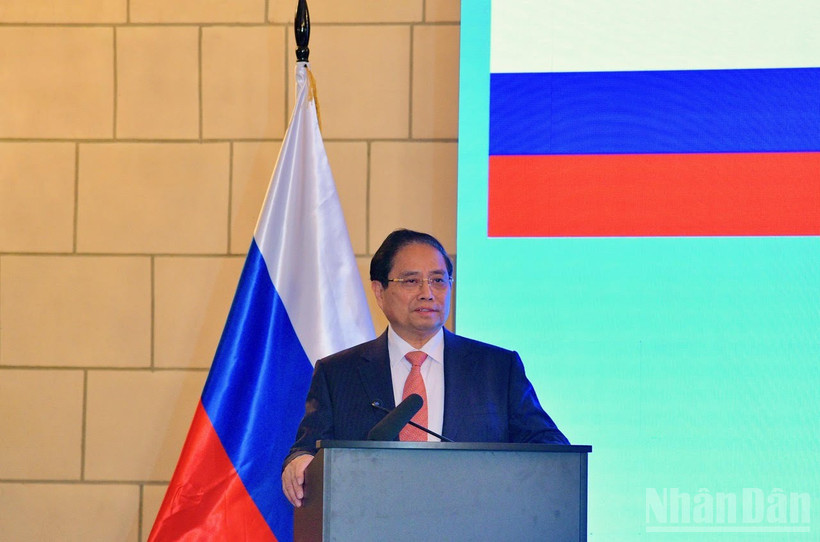 Thủ tướng Chính phủ Phạm Minh Chính phát biểu ý kiến tại Diễn đàn Doanh nghiệp Việt Nam-Liên bang Nga. (Ảnh: THANH GIANG)