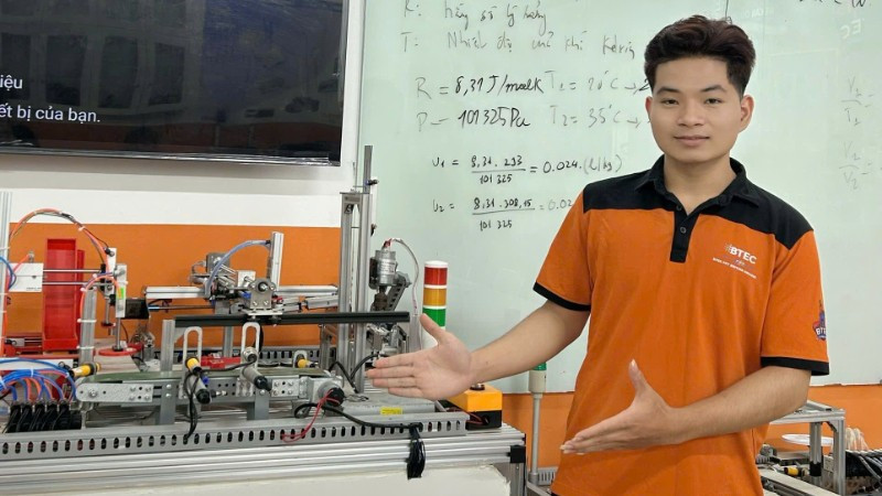 Nguyễn Văn Đại, sinh viên Công nghệ bán dẫn, Cao đẳng Anh quốc BTEC FPT.
