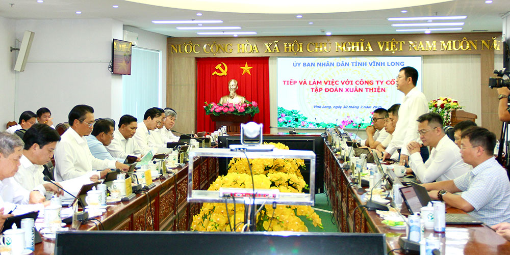 Quang cảnh buổi làm việc.