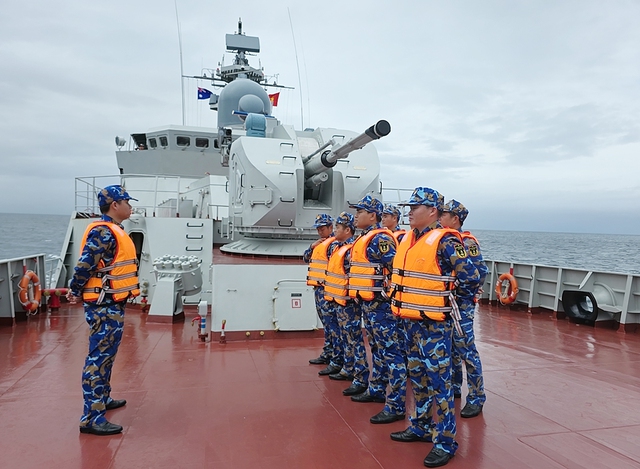 Các chiến sĩ trên tàu sẵn sàng thực hiện nhiệm vụ

ẢNH: VŨ HƯỞNG

