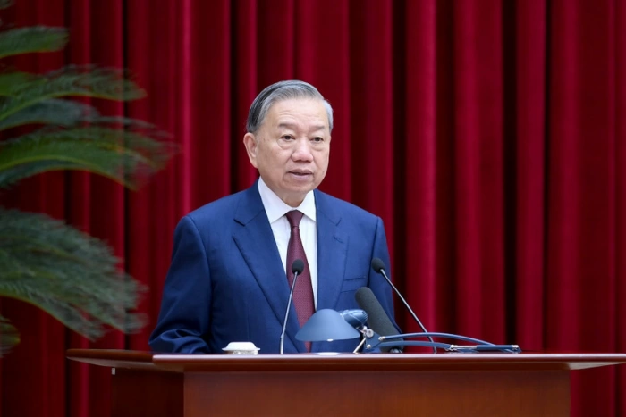 Thông báo Hội nghị lần thứ hai Ban Chấp hành Trung ương Đảng khóa XIV