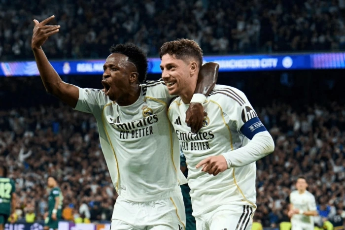 Valverde lập hat-trick, Real Madrid thắng đậm Man City ở Champions League