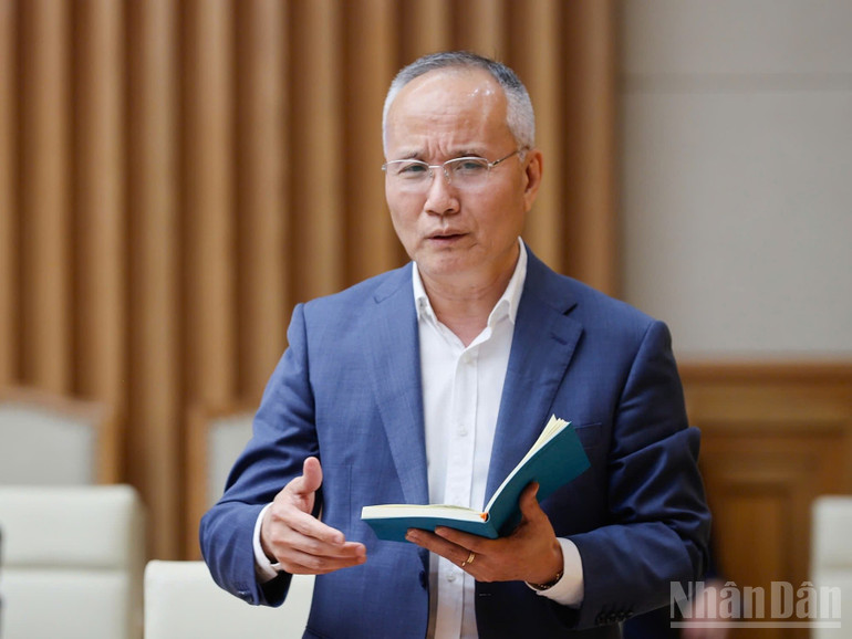 Ông Trần Quốc Khánh, Thường trực Hội đồng Tư vấn chính sách đóng góp ý kiến tại cuộc họp. (Ảnh: Trần Hải)