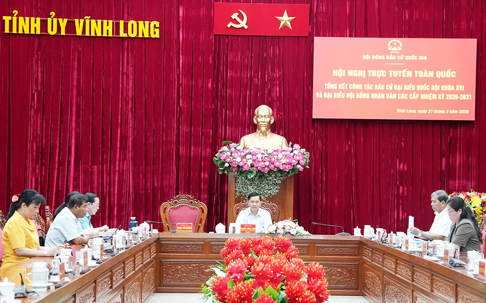 Lãnh đạo tỉnh Vĩnh Long tham dự hội nghị.