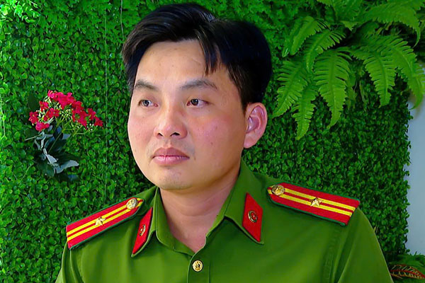 Thiếu tá Cao Văn Nhanh- Phó Đội trưởng Đội Công tác phòng cháy- Phòng Cảnh sát PCCC và cứu nạn, cứu hộ- Công an tỉnh.

