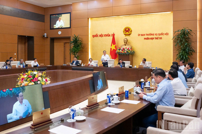 Quang cảnh phiên họp. (Ảnh: DUY LINH)
