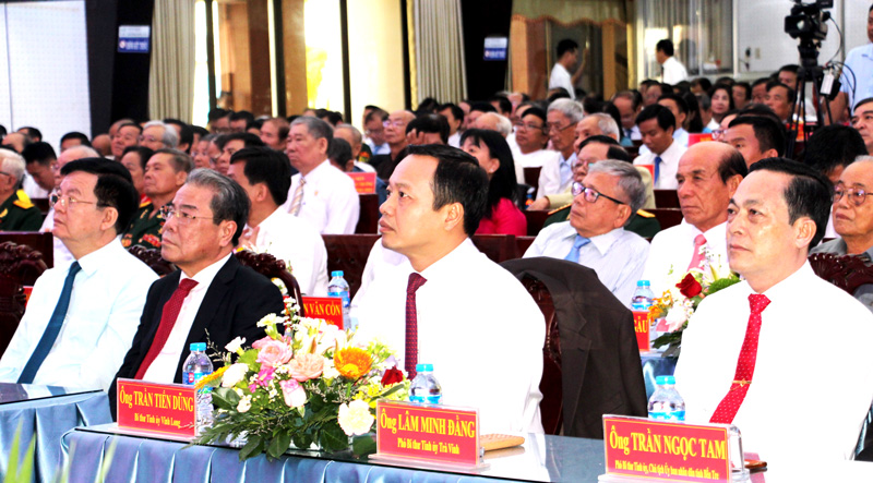 Bí thư Tỉnh ủy Vĩnh Long Trần Tiến Dũng dự lễ kỷ niệm. 