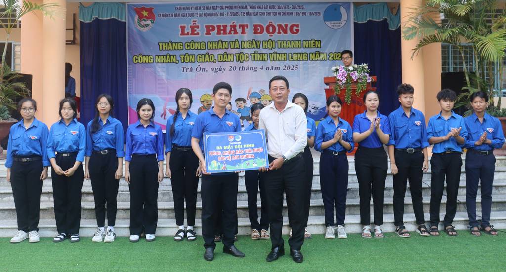 Ra mắt 3 đội hình phòng, chống rác thải nhựa bảo vệ môi trường.