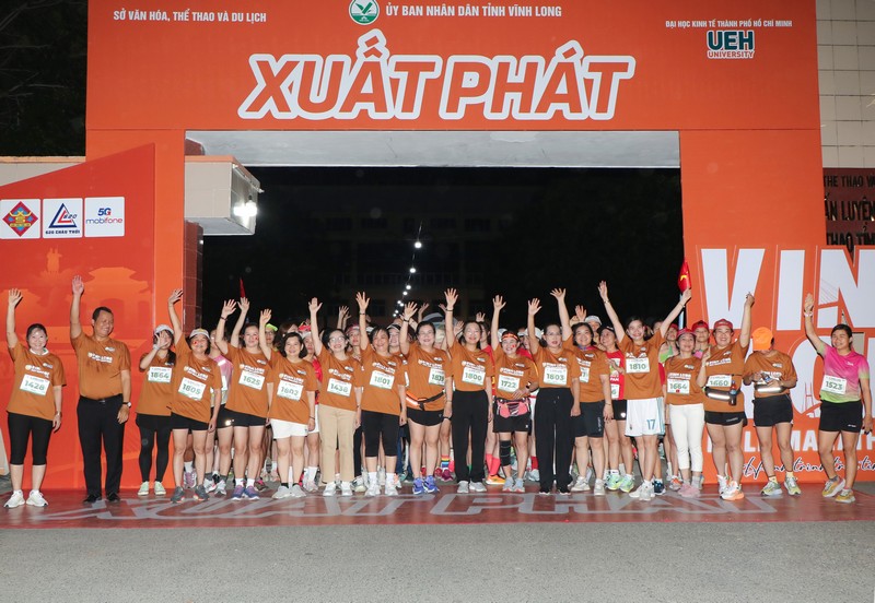 Cùng nhìn lại những khoảnh khắc đẹp Giải chạy “Vinh Long Haft Marathon 2025- Hành trình trái tim Mekong”
