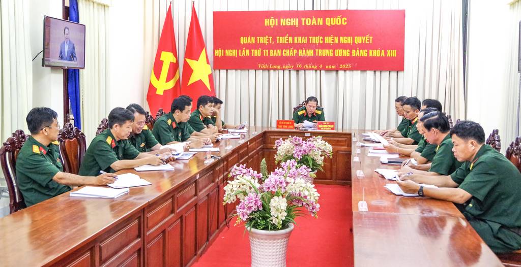 Lực lượng quân sự tham gia hội nghị trực tuyến quán triệt, triển khai thực hiện Nghị quyết Hội nghị lần thứ 11.
