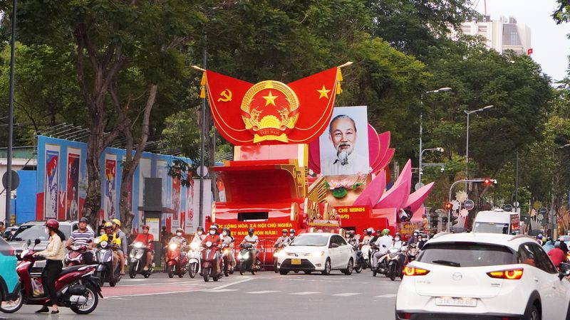 TP Hồ Chí Minh sẽ có 16 khối tham gia diễu hành tại lễ kỷ niệm 50 năm Ngày Giải phóng miền Nam, thống nhất đất nước.