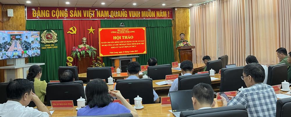Hội nghị trực tiếp tại Công an tỉnh.