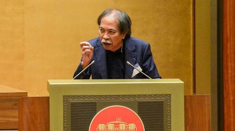 Chủ tịch Hội Nhà văn Việt Nam Nguyễn Quang Thiều chia sẻ tâm huyết về con đường phát triển văn học nghệ thuật nước nhà.
