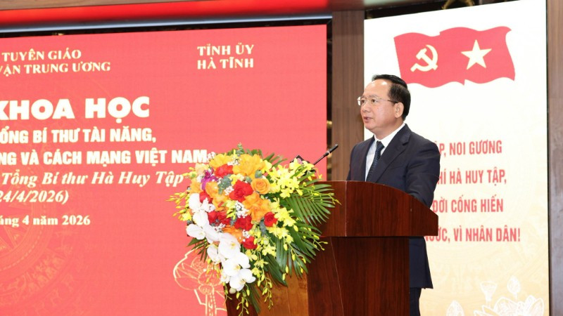 Đồng chí Trịnh Văn Quyết phát biểu tổng kết hội thảo.
