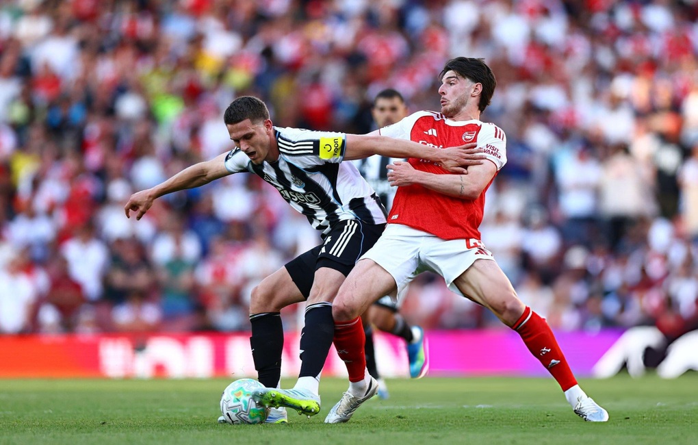 Newcastle không thể vùng lên, áp đảo Arsenal (Ảnh: Getty).