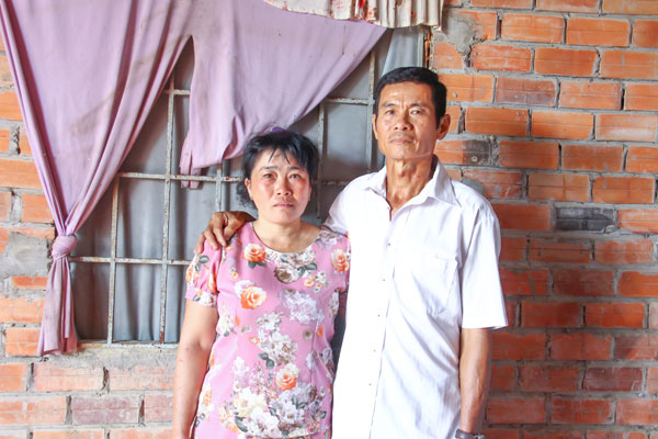 Ông Lê Thanh Phương đi đứng ngày càng khó khăn.