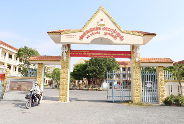 Trường Phổ thông Dân tộc nội trú THCS- THPT Tiểu Cần.

