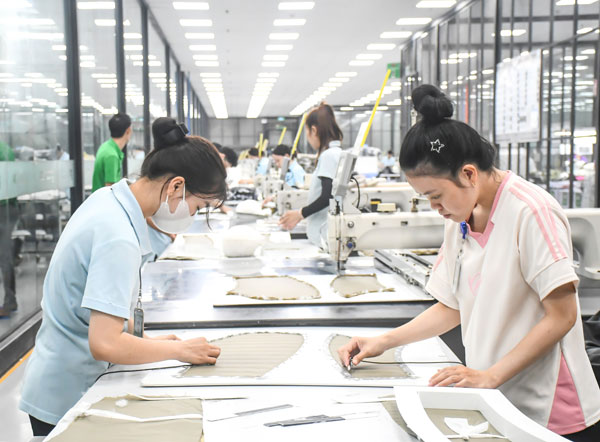 Doanh nghiệp sản xuất, kinh doanh hiệu quả, đóng góp tích cực vào sự phát triển của nền kinh tế.

Ảnh: CẨM TRÚC

