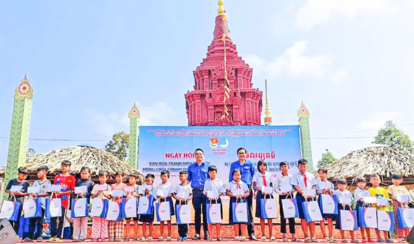 Ủy ban Hội Liên hiệp Thanh niên Việt Nam tỉnh phối hợp tổ chức Ngày hội văn hóa thanh niên dân tộc mừng Chôl Chnăm Thmây năm 2026.

