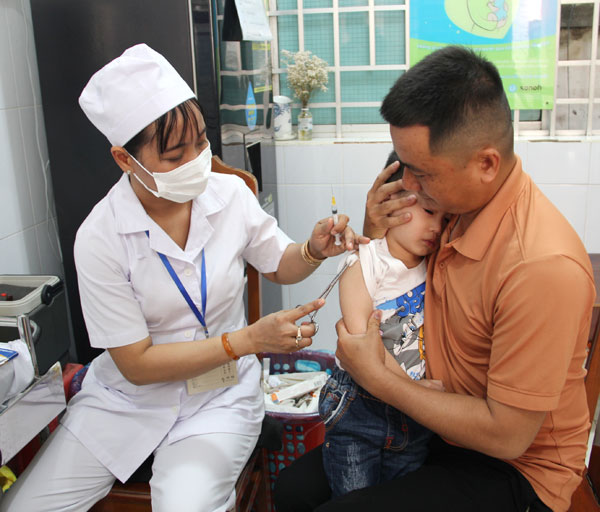 Nâng cao nhận thức của người dân về công tác phòng, chống bệnh truyền nhiễm và tiêm chủng phòng bệnh đầy đủ, đúng lịch.

