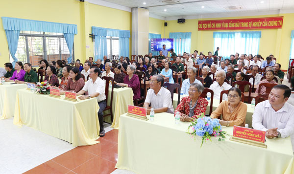 Xã Hùng Hòa họp mặt kỷ niệm 51 năm Ngày Giải phóng miền Nam, thống nhất đất nước (30/4/1975-30/4/2026).

