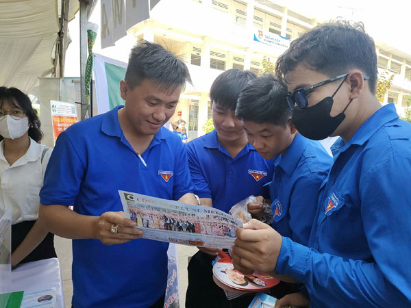 Đẩy mạnh phân luồng hướng nghiệp và đào tạo nghề.

