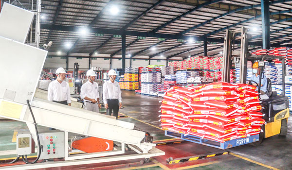 Nhiều sáng kiến, cải tiến kỹ thuật của công nhân lao động góp phần nâng cao hiệu quả sản xuất.

