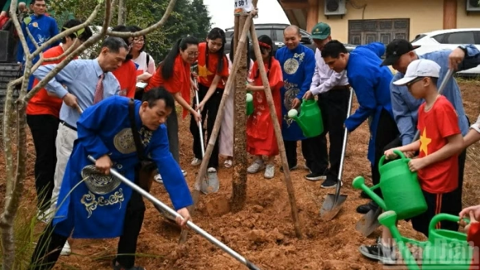 Khởi động dự án “Cung đường hoa gạo thắp sáng Đền Hùng”