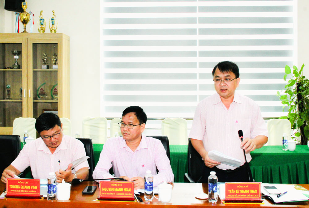 Ông Trần Lê Thanh Thảo - Phó Giám đốc NHCSXH tỉnh phát biểu.