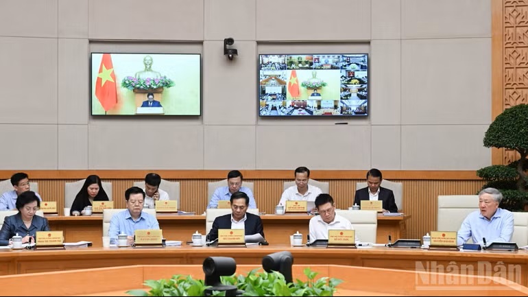 Các thành viên Chính phủ tham dự hội nghị. (Ảnh: TRẦN HẢI)