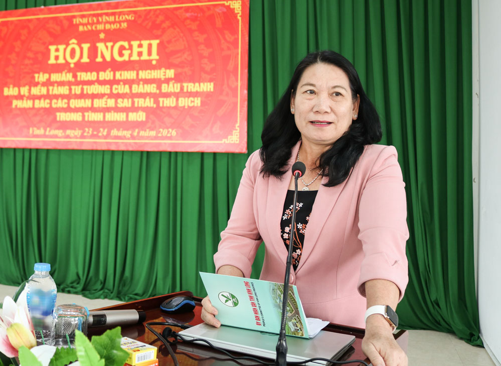 Phó Chủ tịch UBND tỉnh- Nguyễn Thị Bé Mười phát biểu tại hội nghị.