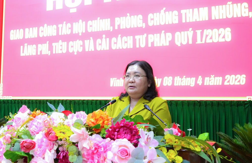 Đồng chí Hồ Thị Hoàng Yến phát biểu kết luận hội nghị.