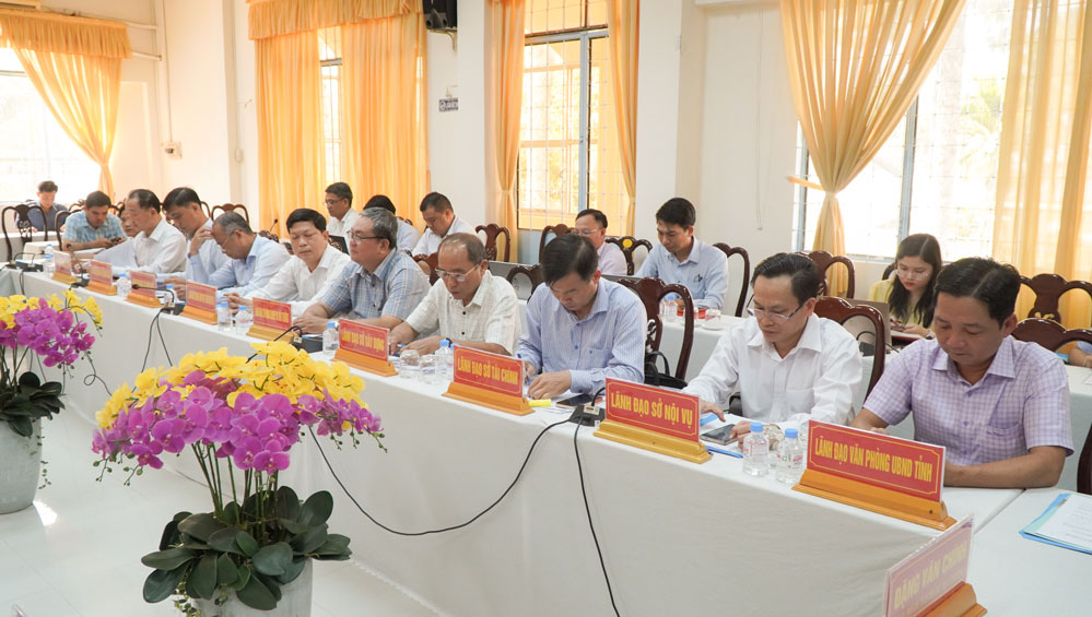 Đại biểu tham dự buổi làm việc.