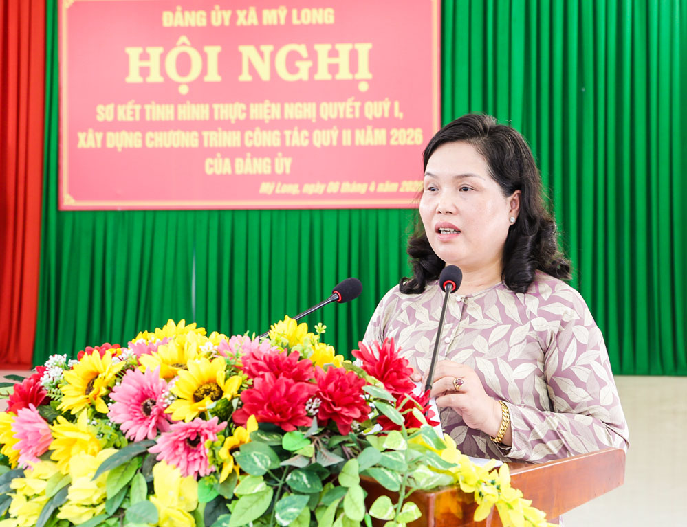 Đồng chí Trần Thị Kim Chung- Tỉnh ủy viên, Bí thư Đảng ủy xã Mỹ Long phát biểu kết luân hội nghị.