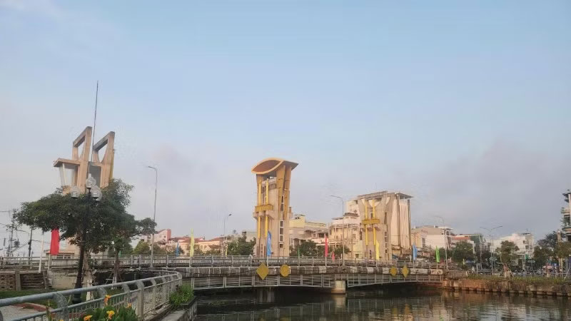 Cống Kinh Nhánh, phường Rạch Giá, tỉnh An Giang chủ động giữ ngọt. (Ảnh: Quốc Trinh)