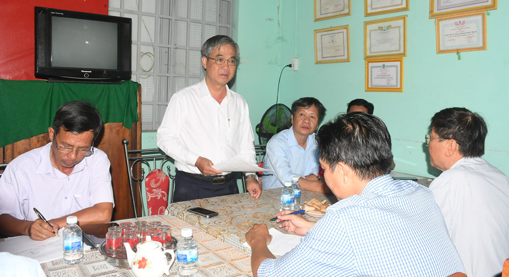 Phó Chủ tịch UBND tỉnh Châu Văn Hòa khảo sát và làm việc tại HTX Vận tải thủy bộ Châu Thành.