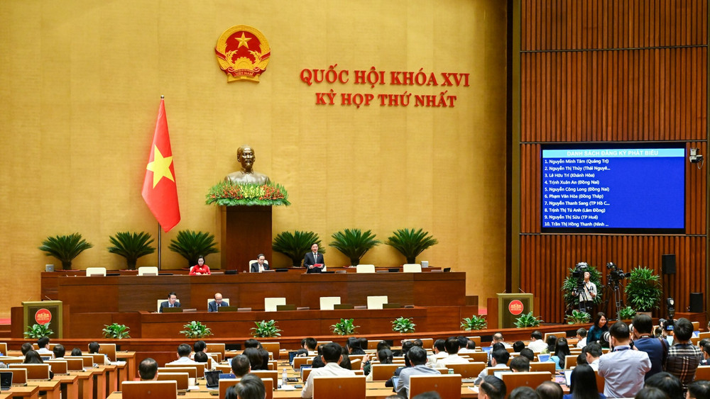 Quang cảnh phiên thảo luận ở hội trường sáng 22/4. (Ảnh: DUY LINH)
