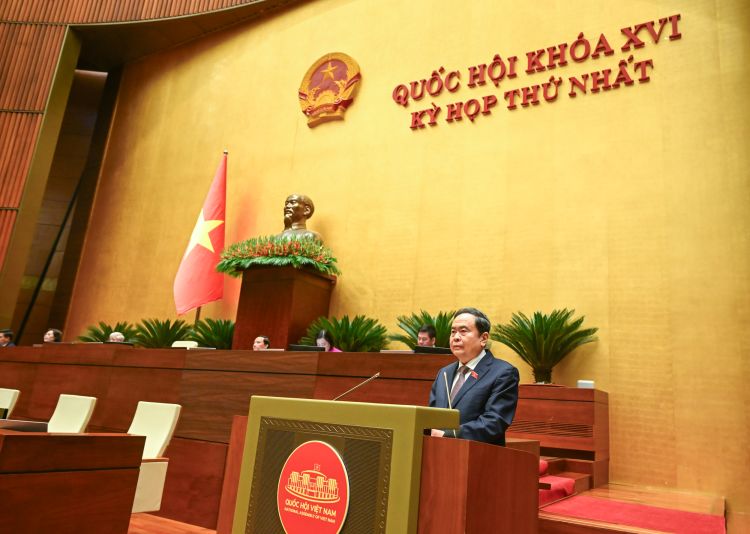 Chủ tịch Quốc hội phát biểu.

